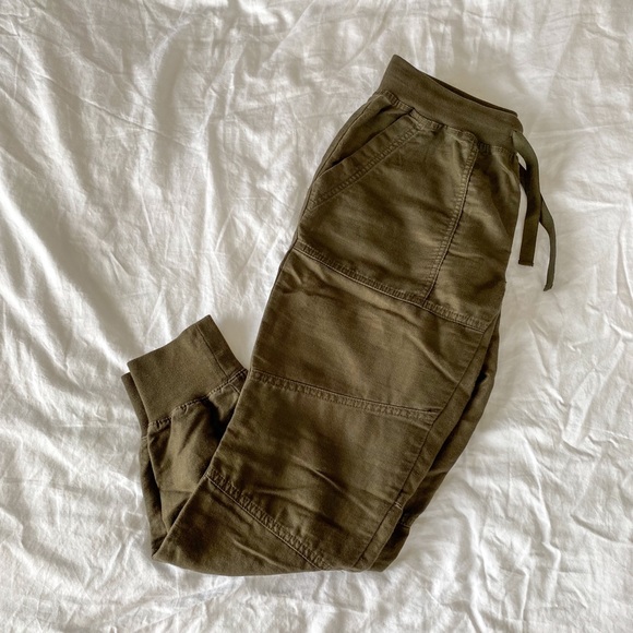 2/$50💙 CLOSET CLEAN OUT: Aritzia joggers - Picture 2 of 9